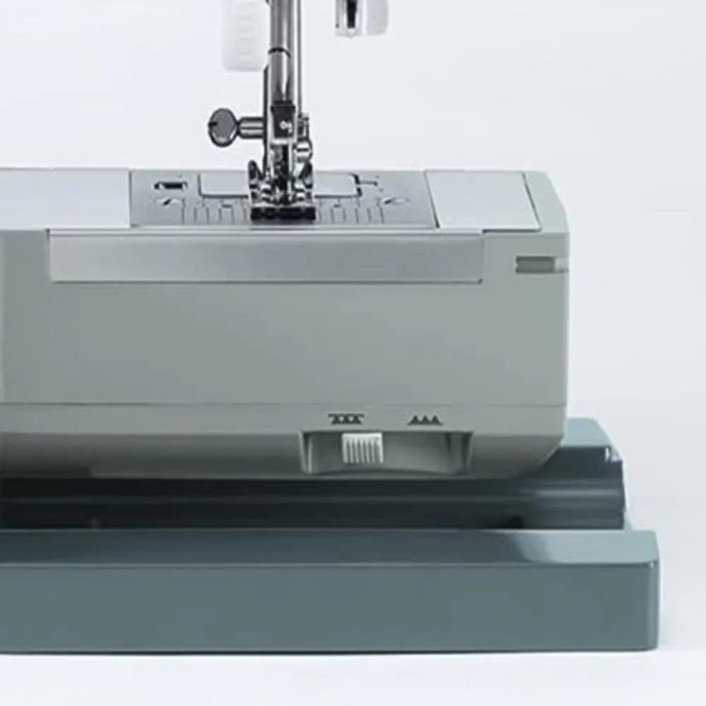 Máquina de costura reta Singer Facilita Pro 4423 portátil - cinza