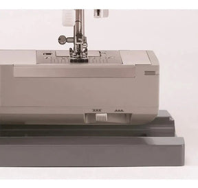 Máquina de costura reta Singer Facilita Pro 4423 portátil - cinza