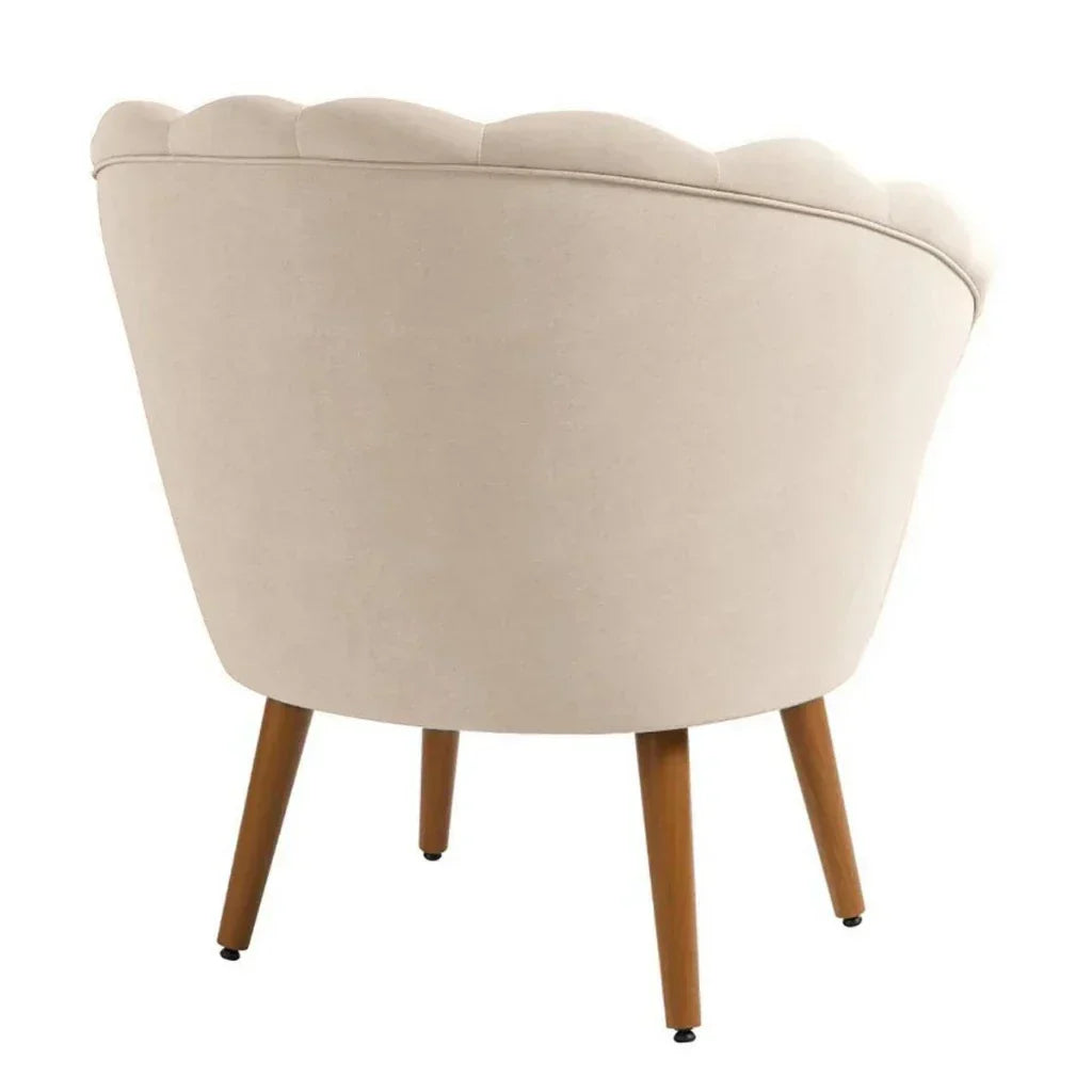 Poltrona Decorativa Petala Pés Palito Veludo Bege